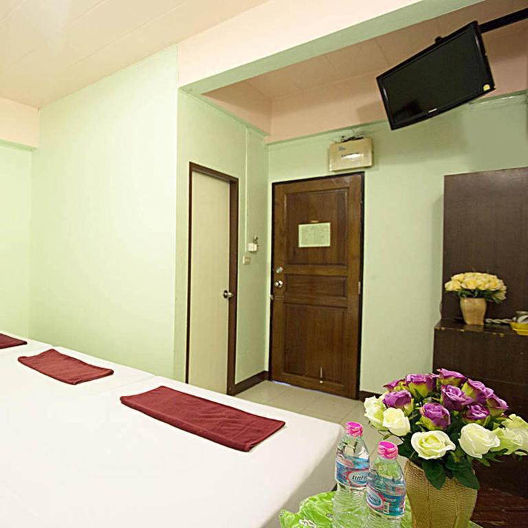 Four Sons Village Bangkok Exterior foto