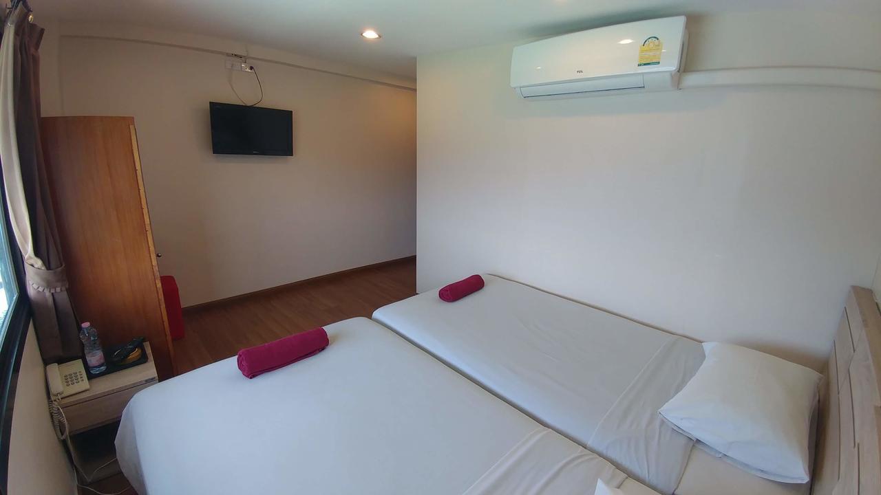 Four Sons Village Bangkok Exterior foto